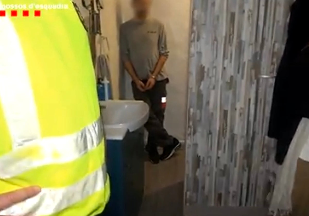 El pederasta, tras su detención, en junio de 2022, en Barcelona