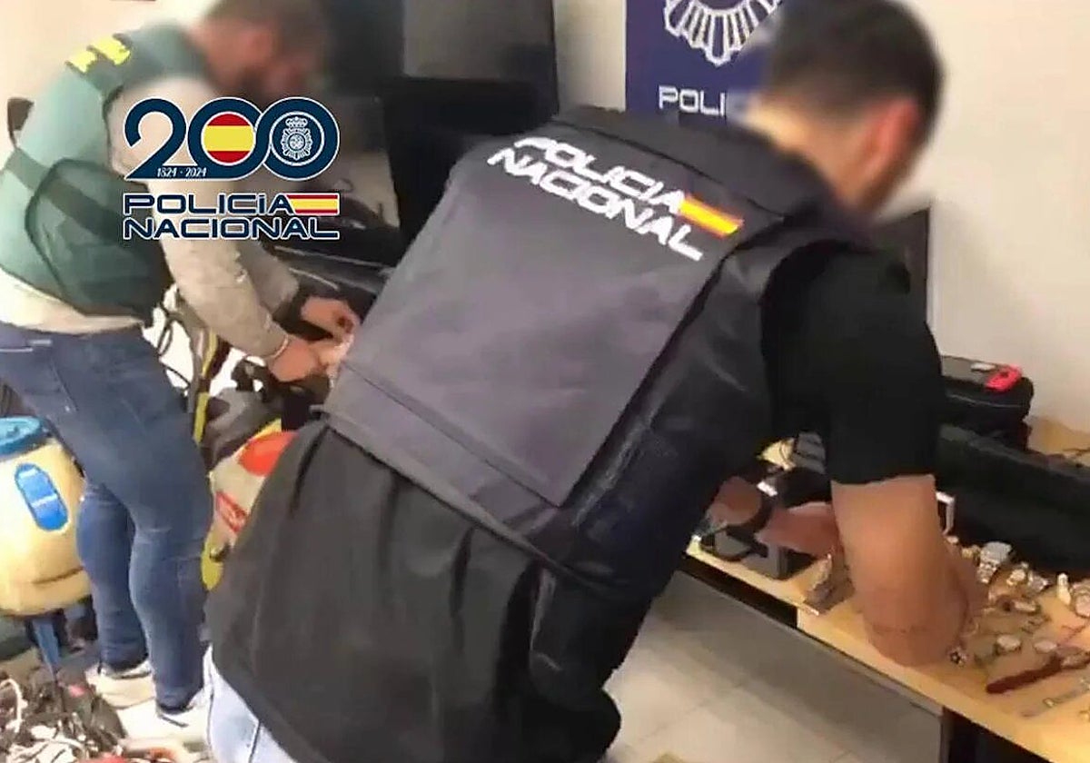 Algunos de los objetos que se han recuperado en esta operación