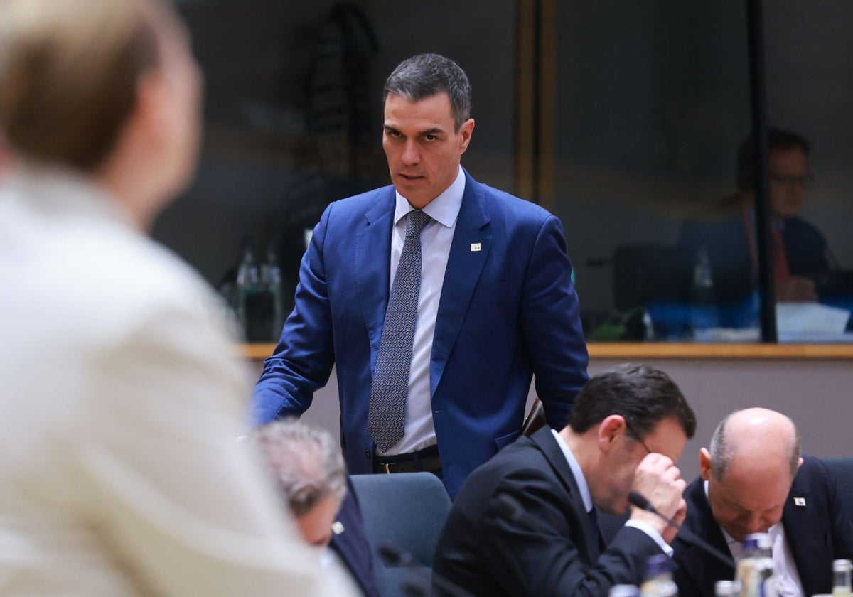 El Gobierno insiste en oficializar el catalán en la UE con una votación  para contentar a Puigdemont
