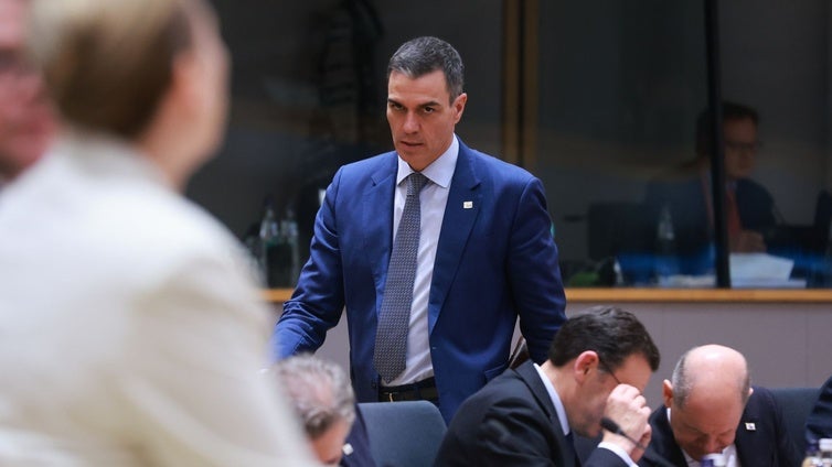 El Gobierno insiste en oficializar el catalán en la UE con una votación  para contentar a Puigdemont