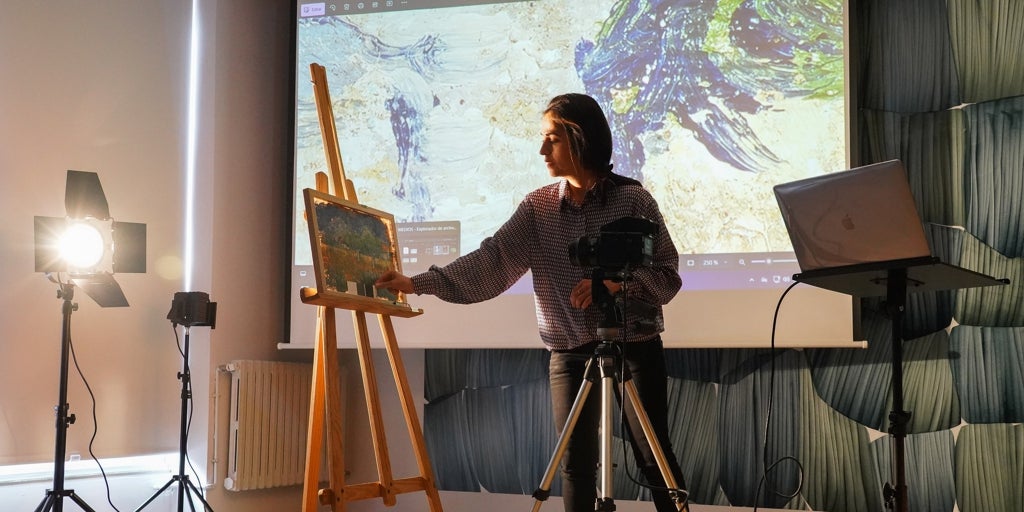 La Universidad de León, a la vanguardia nacional con un equipo fotográfico de alta resolución para investigar obras pictóricas