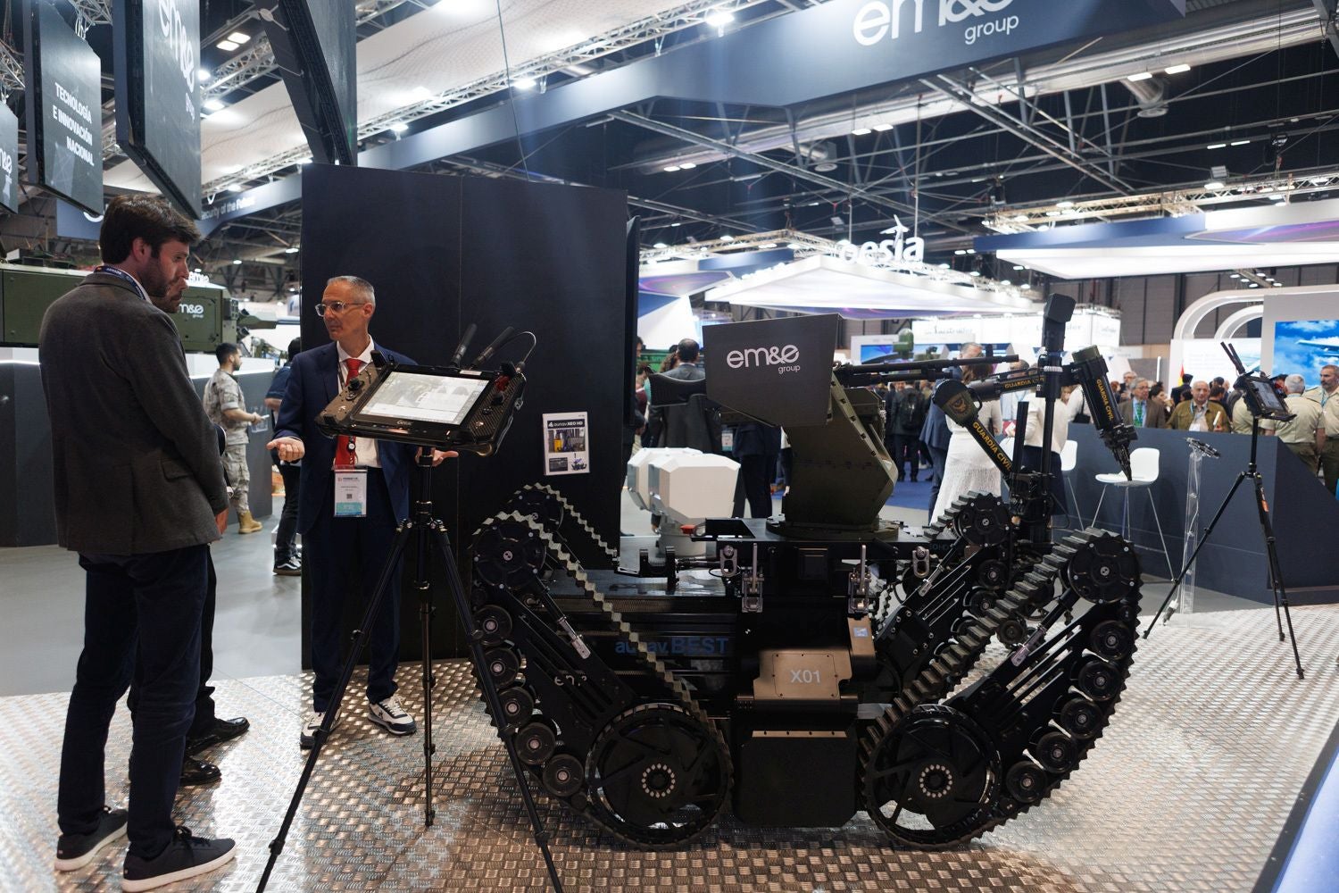La intensa jornada de Córdoba en la Feria Internacional de Defensa, en imágenes