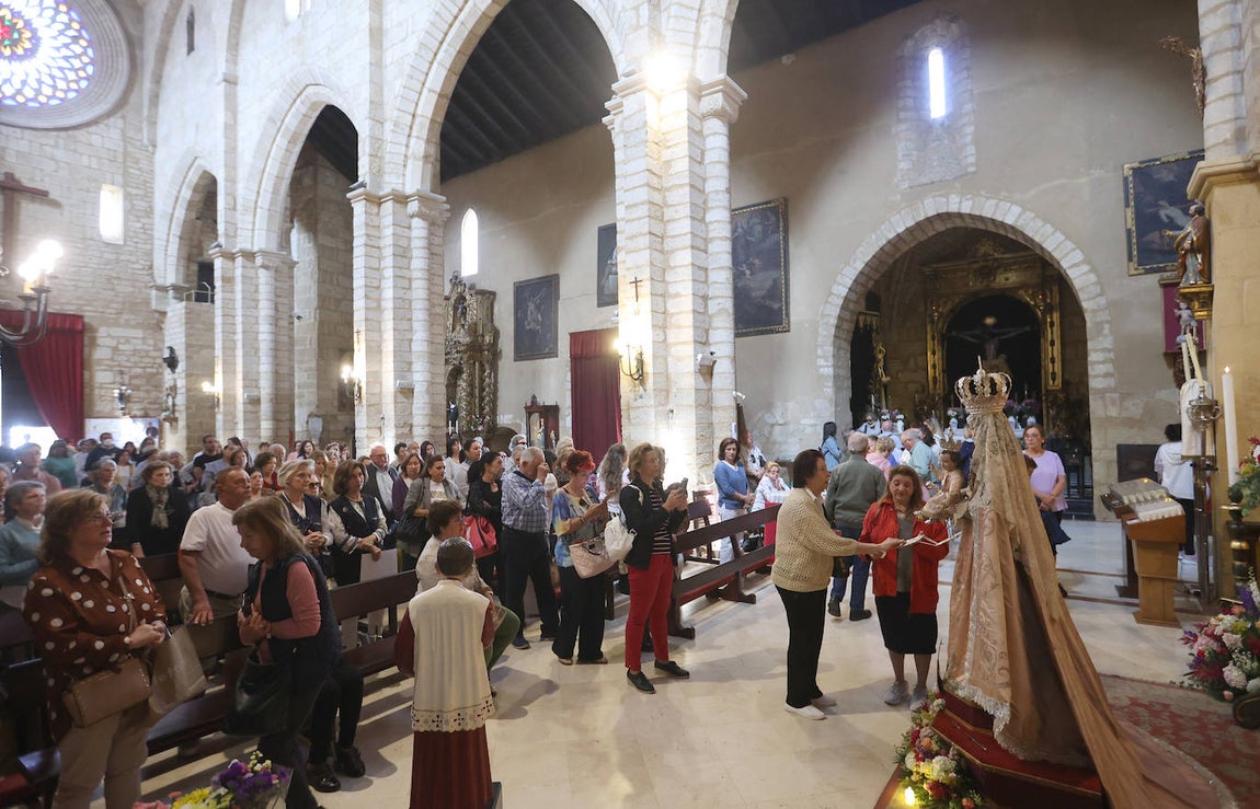 El besamanos a la Virgen de los Remedios en Córdoba, en imágenes