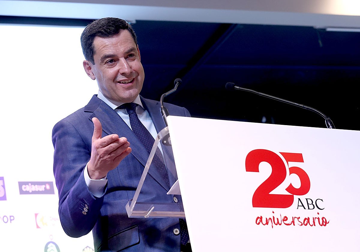 Juanma Moreno, durante su intervención en el acto de ABC Córdoba