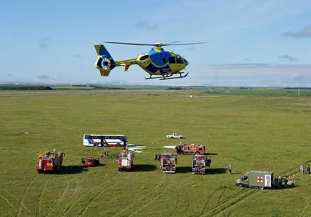 La Base Aérea de Villanubla organiza un ejercicio simulado de accidente aéreo por colisión entre dos aeronaves, una civil y una militar