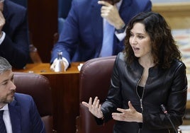 Ayuso se lanza contra el PSOE: «Tienen más corrupción que escaños, están hundidos»