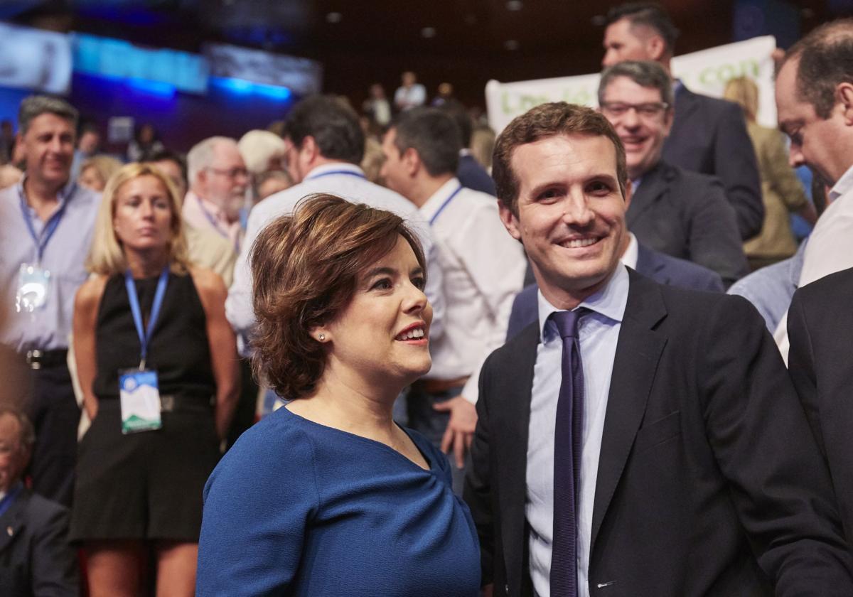 Soraya Sáenz de Santamaría y Pablo Casado, en el congreso del PP de julio de 2018