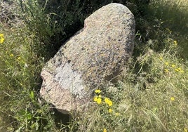Patrimonio y el Seprona quieren averiguar quien ha desplazado el menhir de Gamonal y los daños sufridos