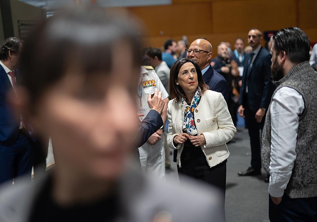 Margarita Robles asiste a la segunda jornada de la Feria Internacional de Defensa y Seguridad de España