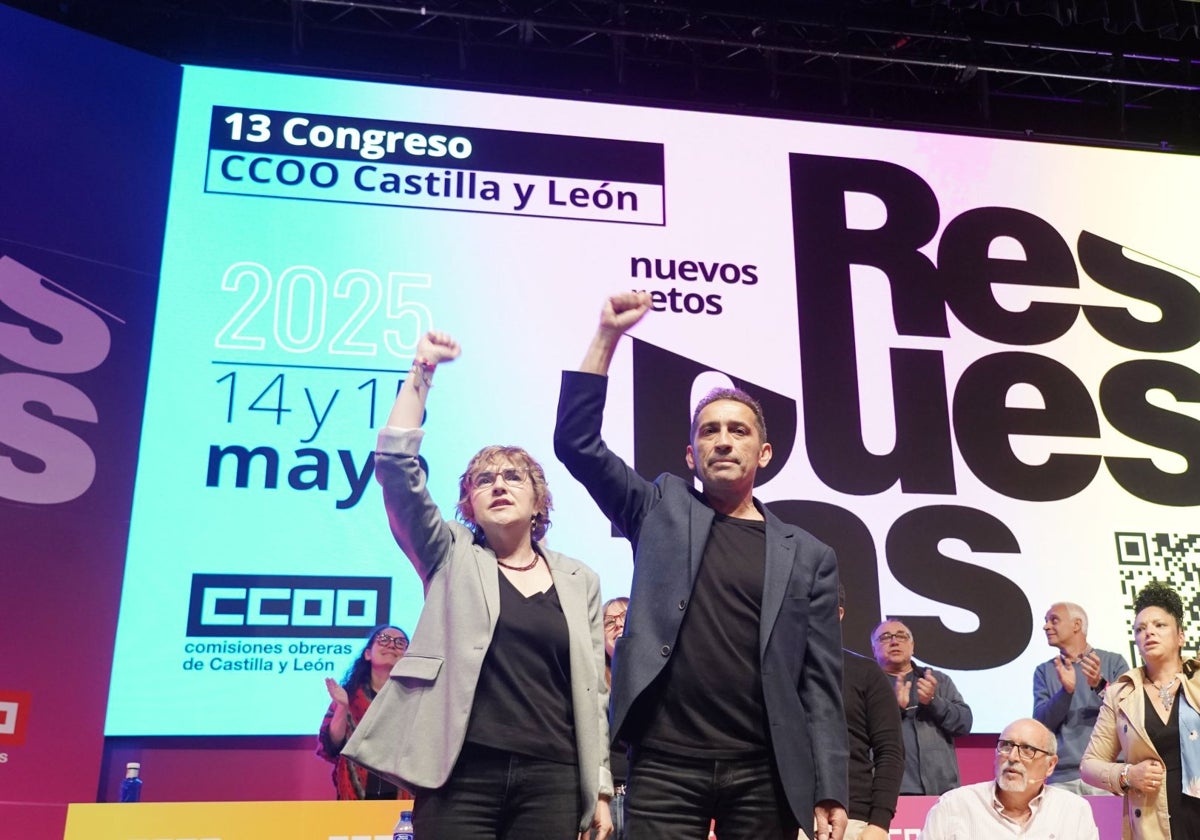 Ana Fernández de los Muros, elegida nueva secretaria autonómica de CCOO en el 13º Congreso del sindicato celebrado en Valladolid. Junto a ella, su predecesor en el cargo, Vicente Andrés