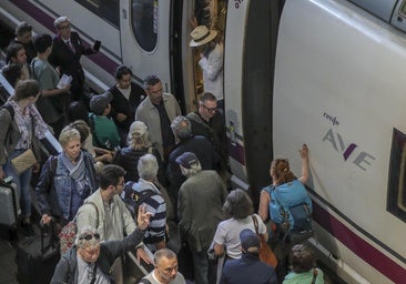 Averías, obras, robos y un gran apagón: plaga de incidencias y retrasos en los trenes en Andalucía