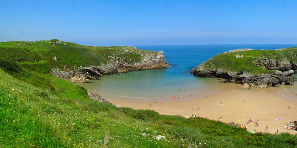 Esta playa de Asturias es una de las más bonitas del mundo, según National Geographic: dónde está y cómo llegar