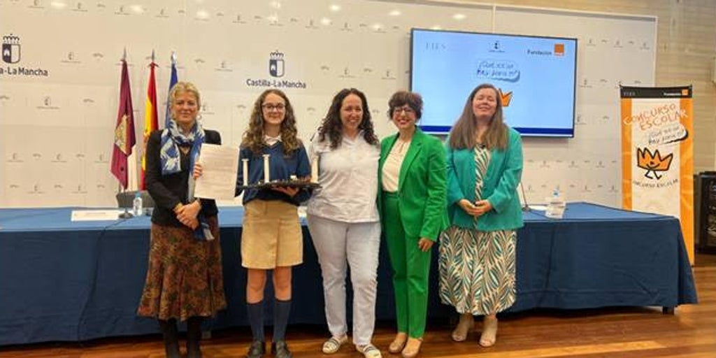 Sofía Montealegre, alumna de las Terciarias de Toledo gana el 44 concurso '¿Qué es un rey para ti?'