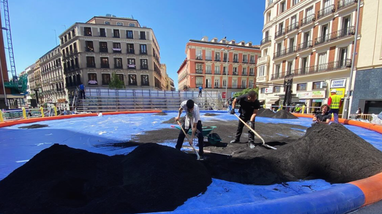 Montaje del terrero en Plaza de Callao