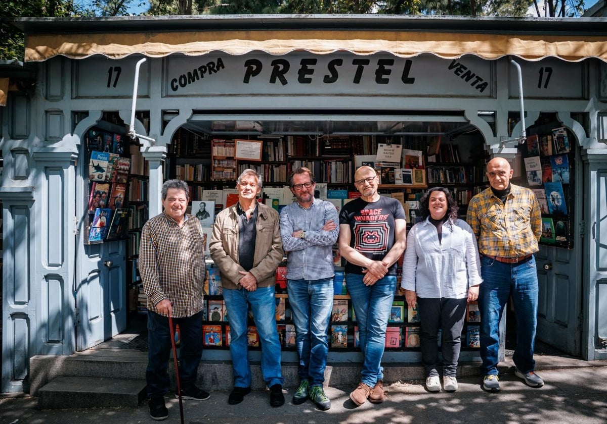 Una gran familia: de izquierda a derecha: Fernando, Efrén, Carlos, Luis, Carolina y Rafa.