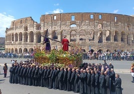 Colosal desfile del Nazareno de León por la Roma imperial