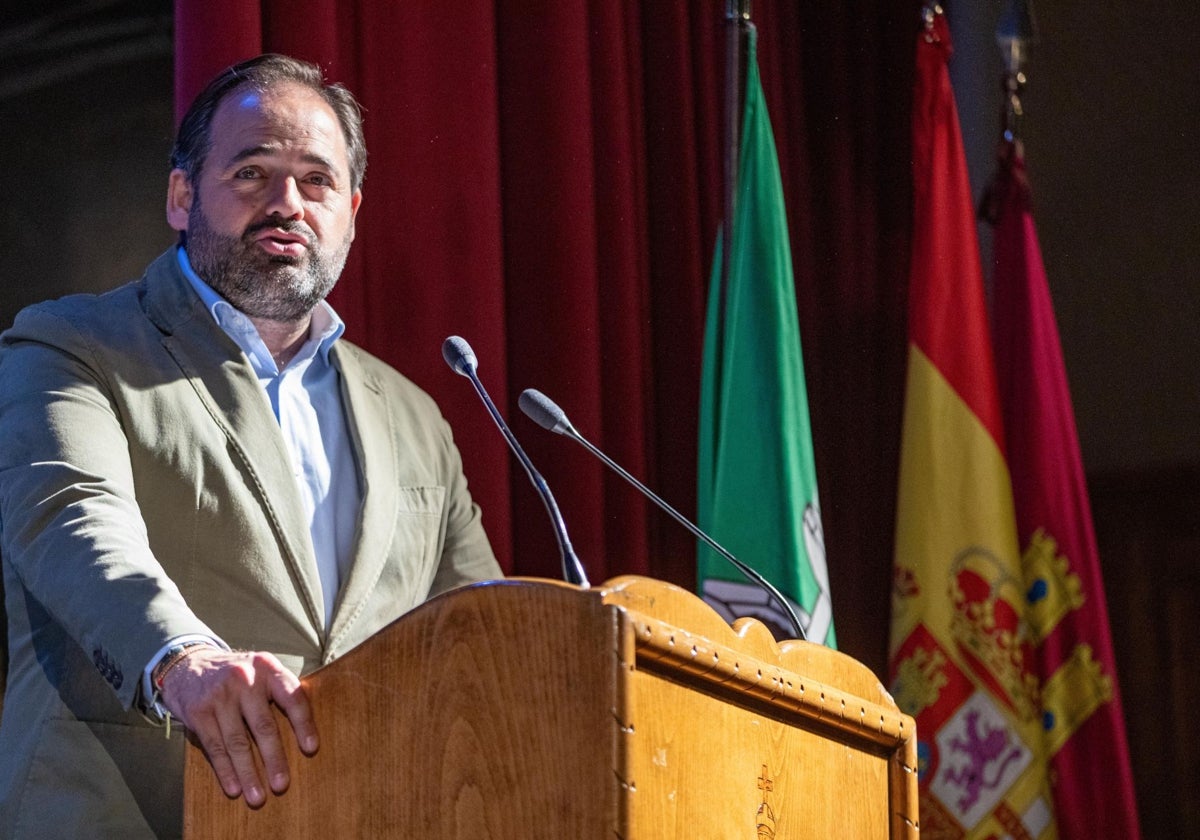 El presidente regional del PP, este viernes en Fuensalida (Toledo)