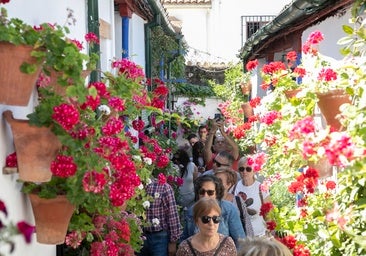 Ambientazo en el último sábado de Patios: «Notas que vive gente, no es algo que hagan para los turistas»