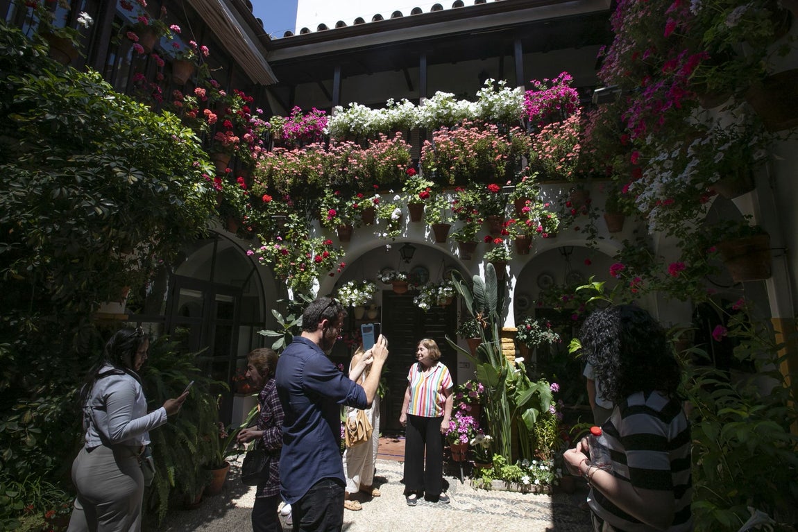 Los espectaculares Patios de Santa Marina y San Lorenzo, en imágenes