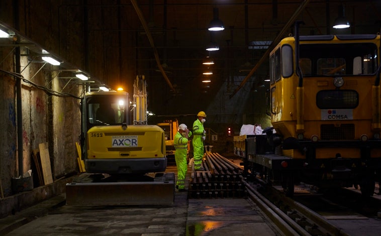 Imagen principal - Acopio de materiales en la estación de Arganzuela