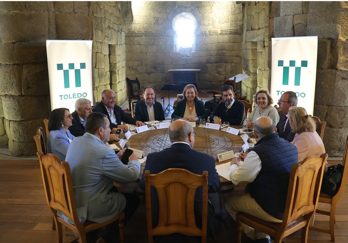 Reunión del Gobierno de la Diputación en el Sitio Histórico de Santa María de Melque