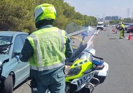 Un agente de Tráfico de Guardia Civil en una imagen de archivo