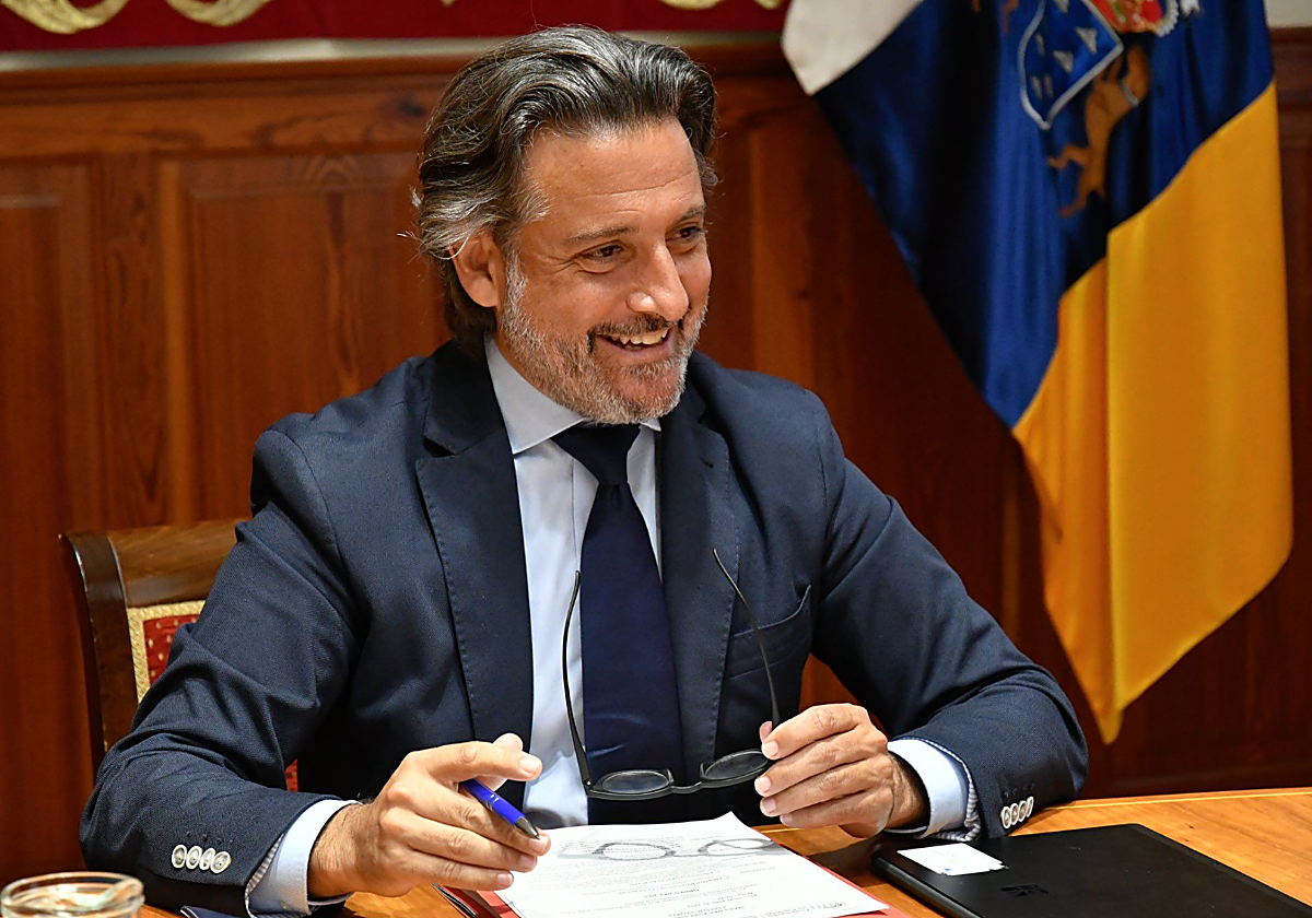 Unas conversaciones sitúan al dirigente socialista canario Gustavo Matos como intermediario en favor del narco Derbah