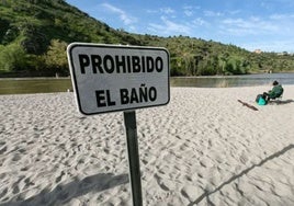 Los primeros análisis apuntan a que la arena de la playa de Toledo no está contaminada