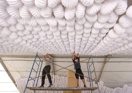 El montaje de las casetas de la Feria de Córdoba, en imágenes