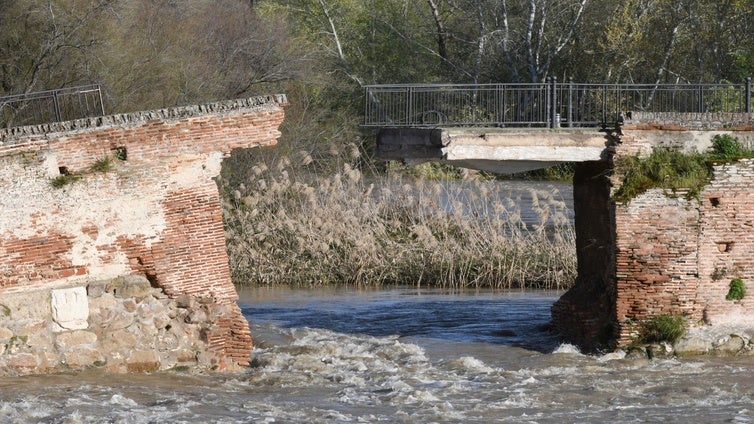 Gregorio y Urtasun abordan este martes la  reconstrucción del puente viejo de Talavera