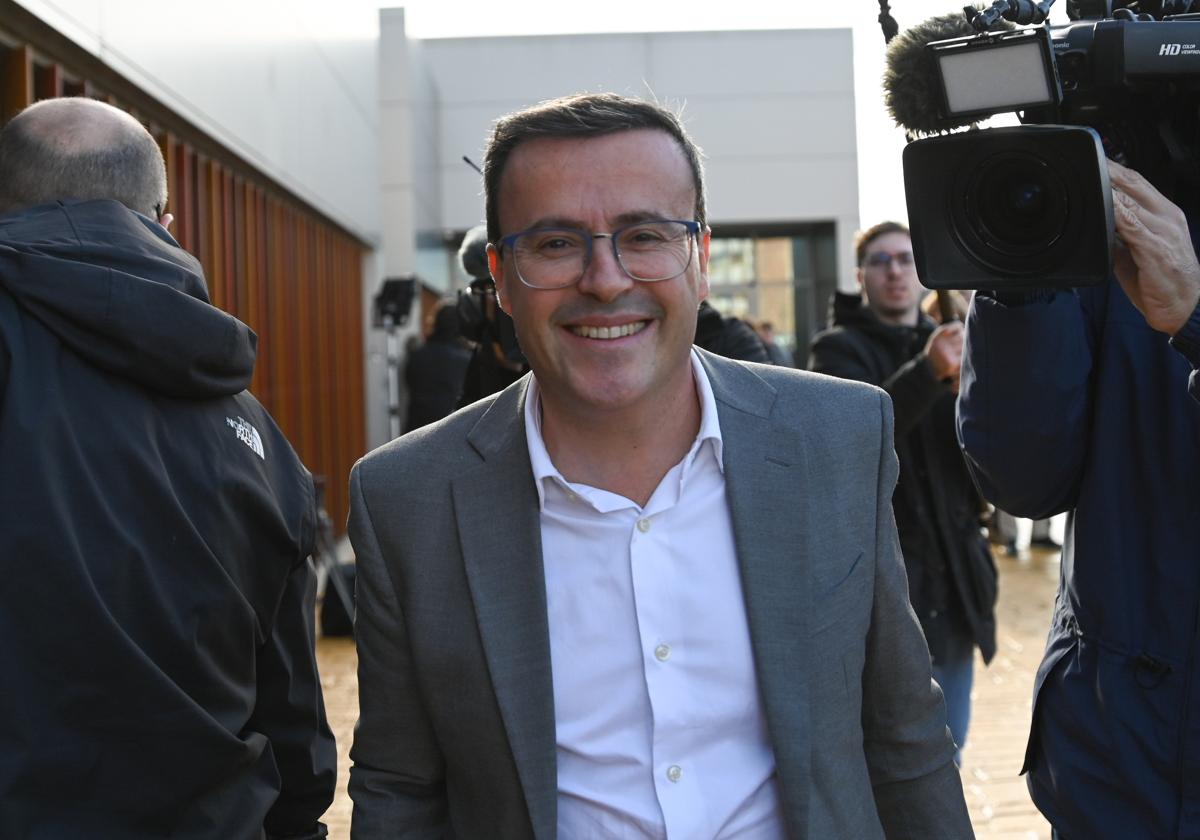 El secretario general del PSOE de Extremadura y presidente de la Diputación de Badajoz, Miguel Ángel Gallardo