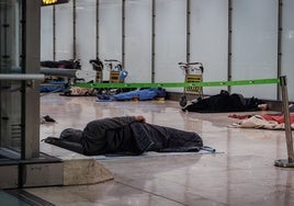 Aena pide reunirse con Almeida para solucionar la situación de Barajas: «Es lamentable que la principal puerta de entrada a Madrid esté siendo desatendida»