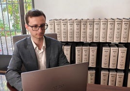 El número uno de la oposición a notario es andaluz: «Durante 27 meses, mis días de estudio eran de diez horas»