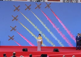 La Patrulla Águila 'aterriza' en la Real Casa de Correos por su 40 aniversario