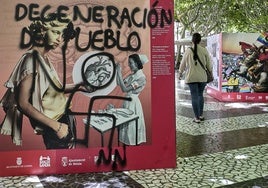 Vandalizan con pintadas nazis una exposición LGBTI en Gandía: «No a la degeneración del pueblo»