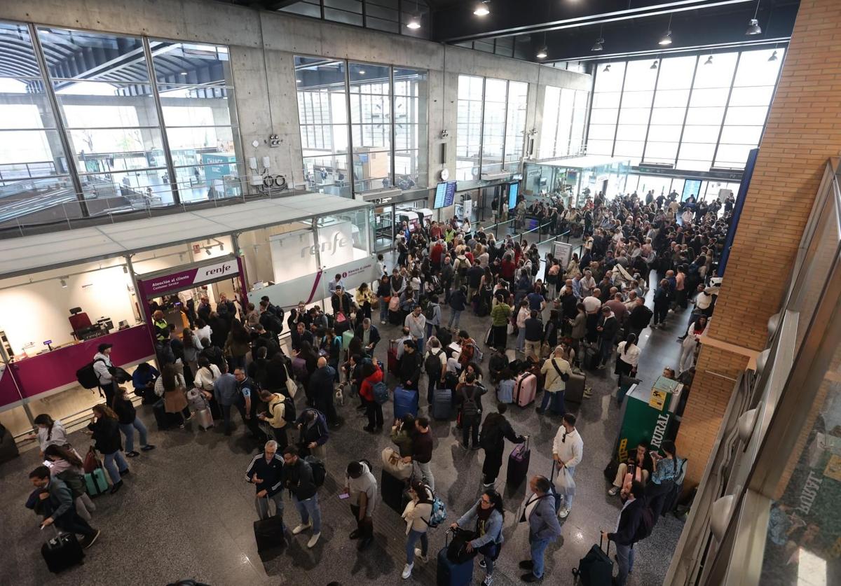 Pasajeros en la estación de Córdoba
