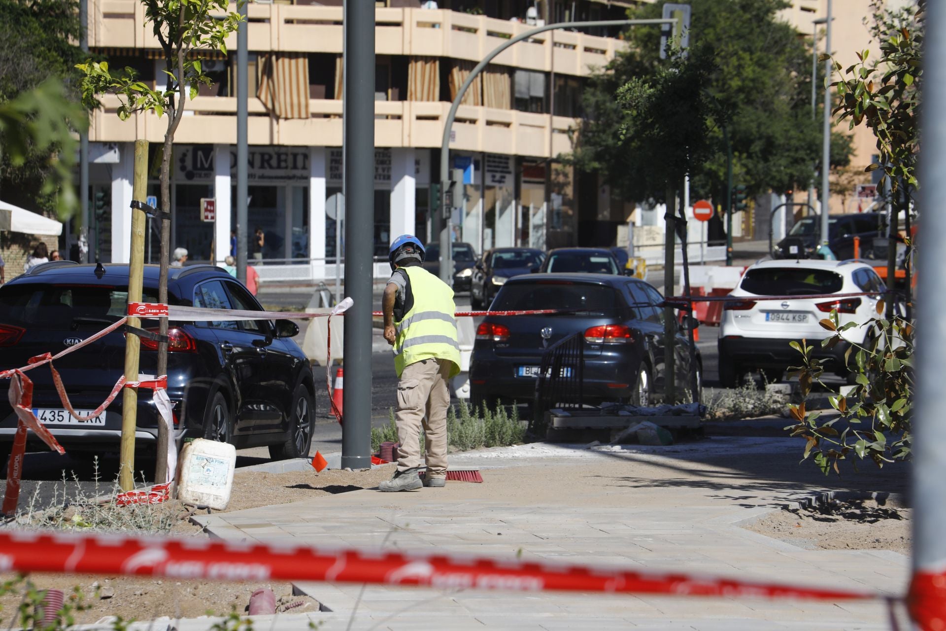 El nuevo aspecto de la Ronda del Marrubial con la calzada de cuatro carriles, en imágenes