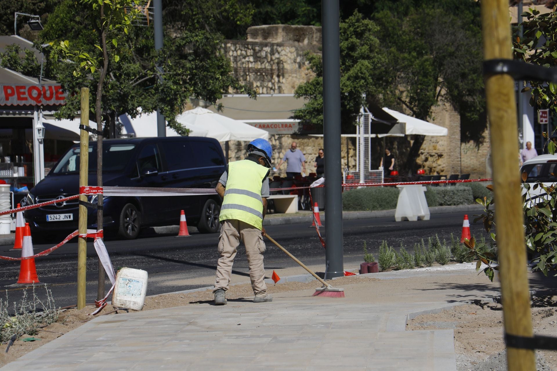 El nuevo aspecto de la Ronda del Marrubial con la calzada de cuatro carriles, en imágenes