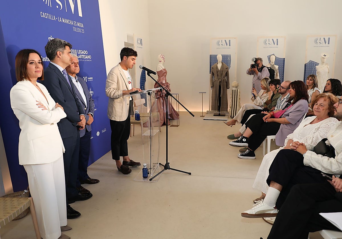 Ana Isabel Fernández, Juan José Alcalde y Manuel Galán, en la inauguración de 'Castilla-La Mancha es Moda'