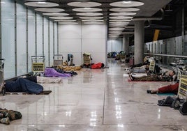 Aena actualiza las normas de los aeropuertos y precisa su competencia en controles, cierres o desalojos ante los problemas en Barajas