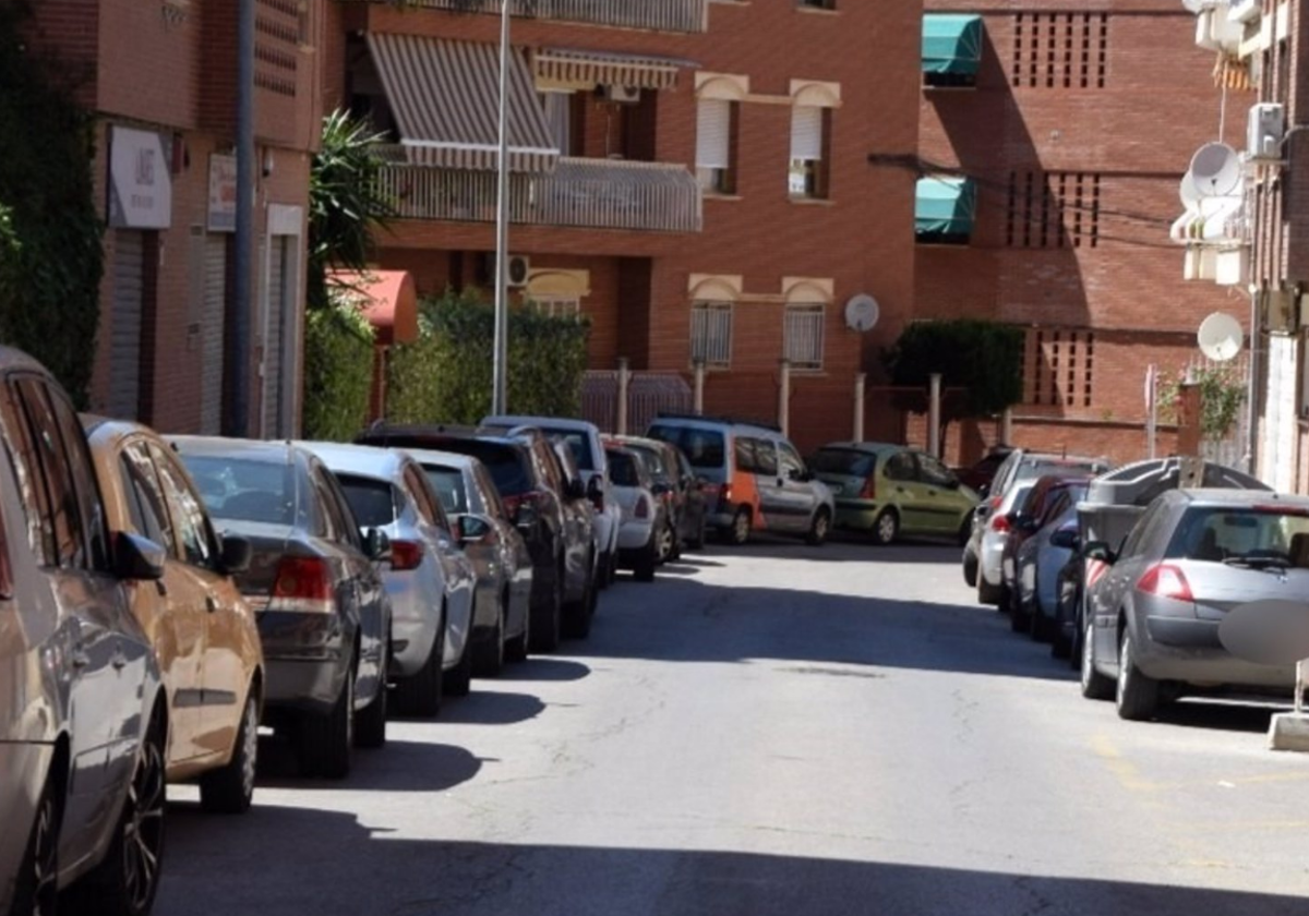 Calle de Linares donde se encontraba aparcado el coche donde estaba el pequeño