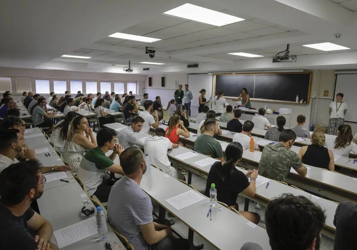 Aspirantes en unas oposiciones para docentes