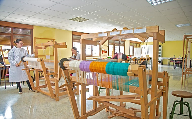 Imagen principal - Cuidar del pasado también es profesión con futuro