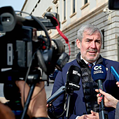 Clavijo se confiesa «decepcionado» por el bloqueo de algunas comunidades al reparto de los menores migrantes