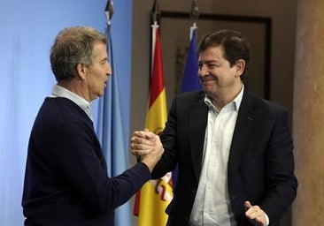 Mañueco avala a Núñez Feijóo como líder del PP por ser «solvente» y el presidente «que necesita España»
