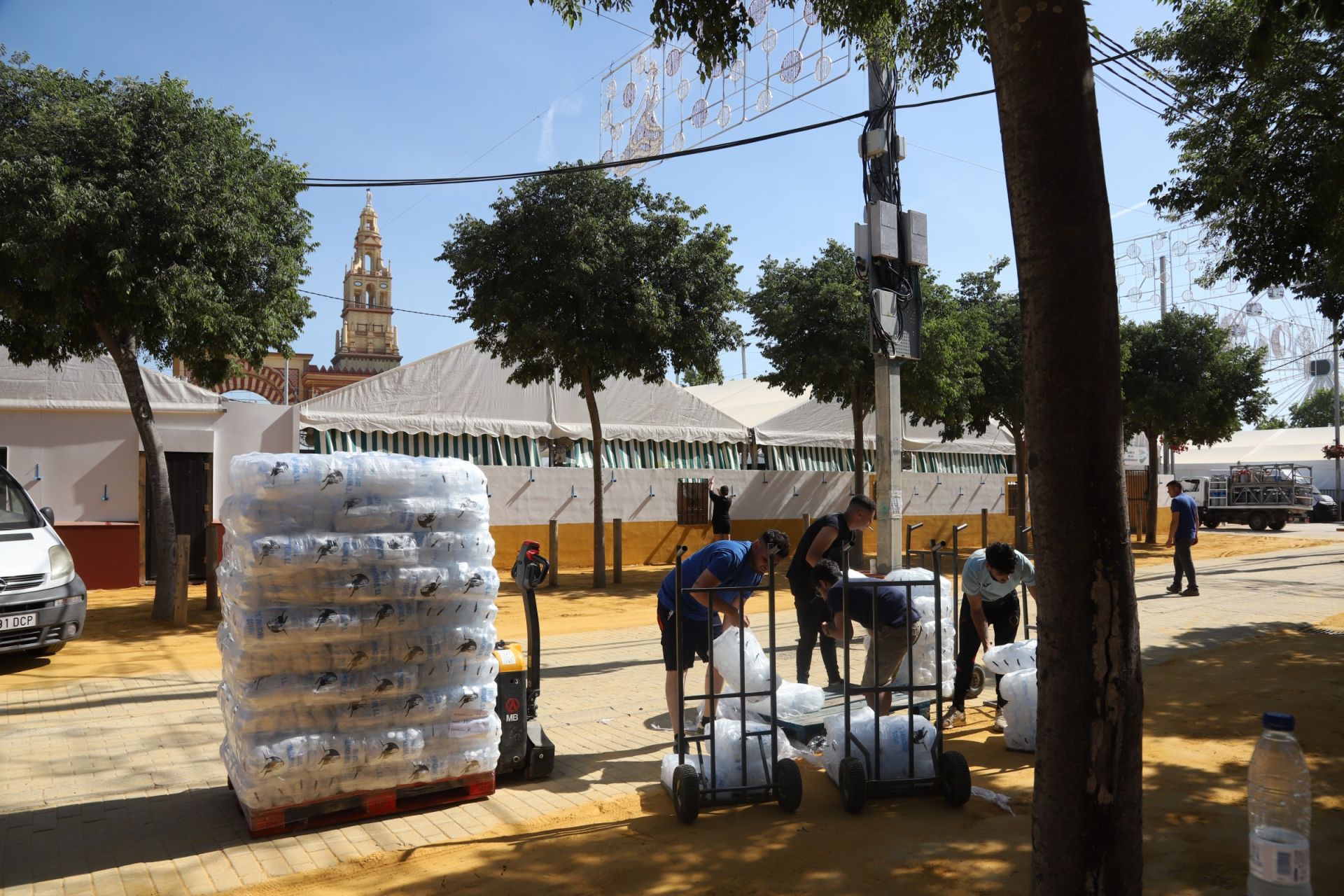 Los últimos preparativos de la Feria de Córdoba 2025, en imágenes