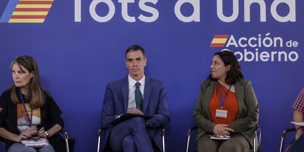 Sánchez escucha a las víctimas de la dana siete meses después y alejado de la zona cero