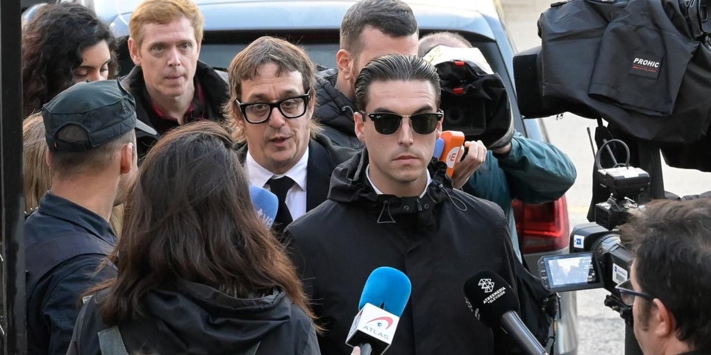 Manuel Ferreiro, abogado del joven absuelto del crimen de Samuel Luiz: «Se va a ir de La Coruña para empezar de cero»