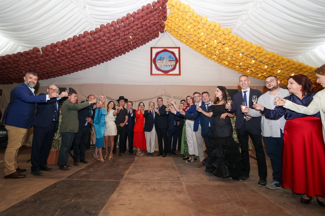 El espectacular ambiente en la primera noche de la Feria de Córdoba 2025, en imágenes