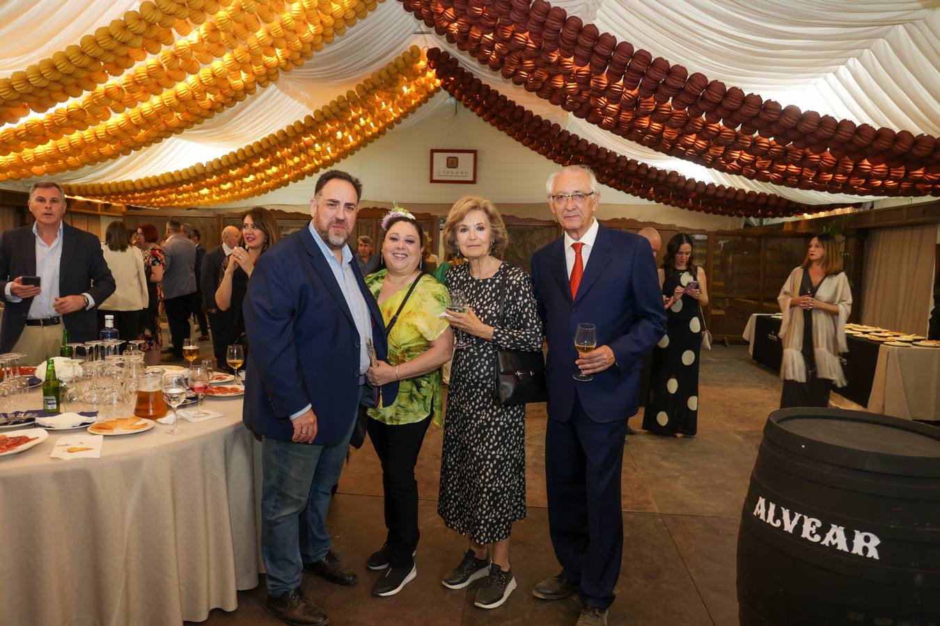 El espectacular ambiente en la primera noche de la Feria de Córdoba 2025, en imágenes